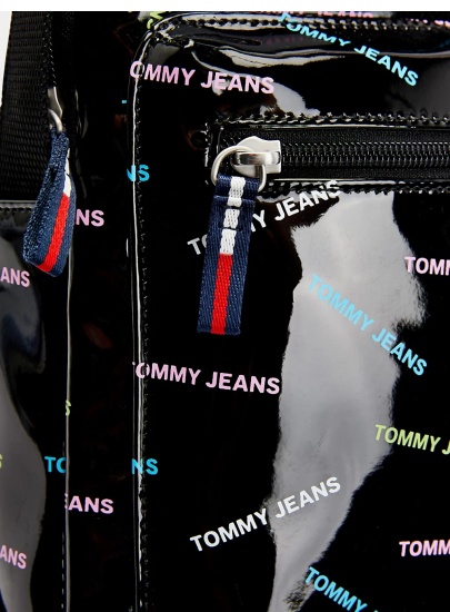 Plecak TOMMY HILFIGER Tjw Campus Twist M Backpck AW0AW09851 BLK