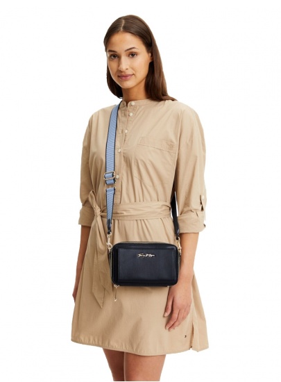 Torebka na Szerokim Pasku TOMMY HILFIGER Iconic Tommy Camera Bag