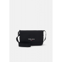 TOMMY JEANS Tjm Essential New Crossbody AM0AM09718 BDS 5