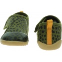 Ultralekkie Kapcie BOBUX Indoor Indie Olive Dalmatian 101KP700402