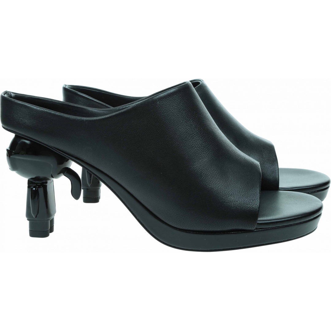 Klapki na Obcasie KARL LAGERFELD Ikon Heel KL39004 000