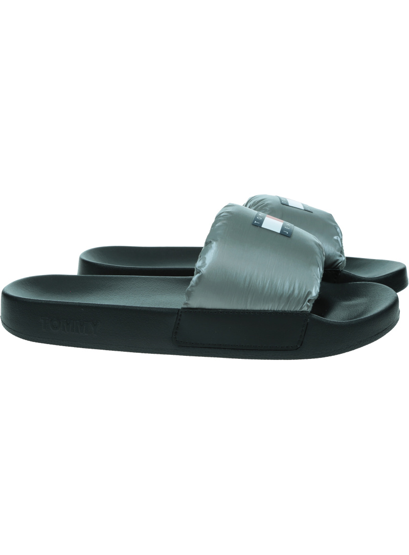 Klapki TOMMY JEANS Interesting Mat Pool Slide EN0EN02767 PE6