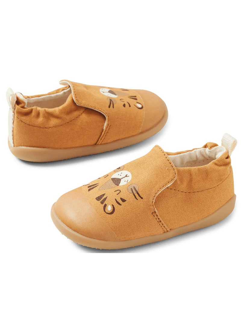 Ultralekkie Kapcie BOBUX Indoor Indie Leo Oak Buff 754408 Ultralekkie Kapcie BOBUX Indoor Indie Leo Oak Buff 754408