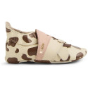Skórzane Kapcie BOBUX Soft Sole Mooley Cow White Swan-Black Coffee 1125-238-105 2