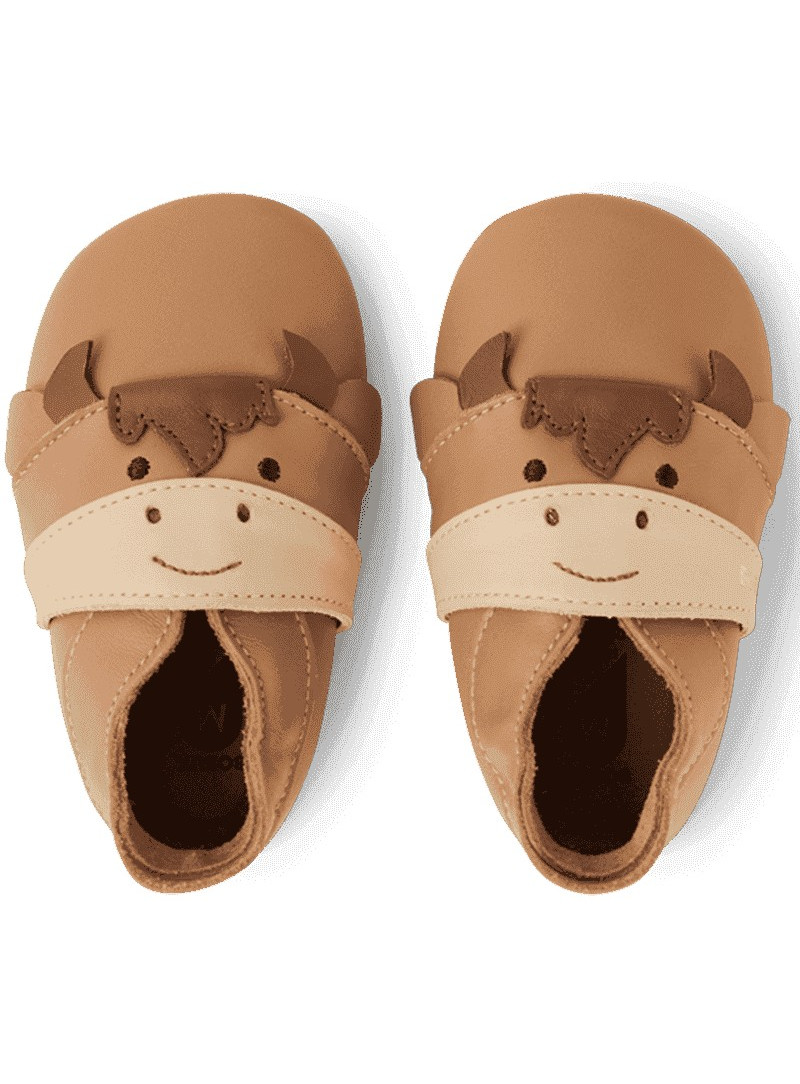 Skórzane Kapcie BOBUX Soft Sole Mooley Cow Caramel 1125-238-13 Skórzane Kapcie BOBUX Soft Sole Mooley Cow Caramel 1125-238-13