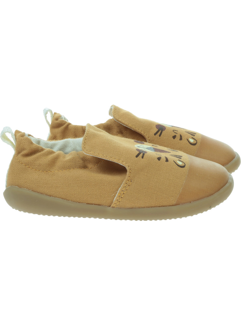 Ultralekkie Kapcie BOBUX Indoor Indie Leo Oak Buff 754408 Ultralekkie Kapcie BOBUX Indoor Indie Leo Oak Buff 754408