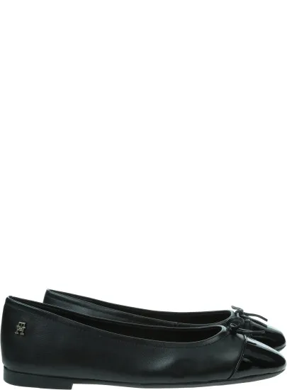 Baleriny TOMMY HILFIGER Patent Toe-Cap Ballerina FW0FW08830 BDS