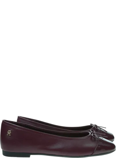 Baleriny TOMMY HILFIGER Patent Toe-Cap Ballerina FW0FW08830 H04