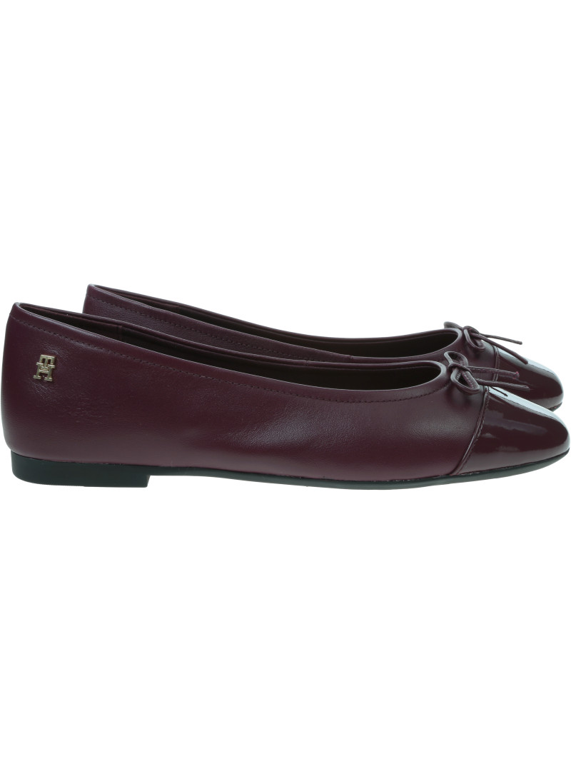 Baleriny TOMMY HILFIGER Patent Toe-Cap Ballerina FW0FW08830 H04