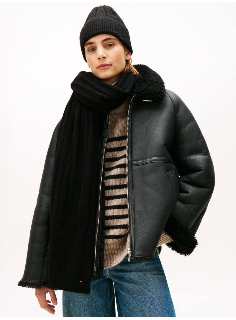 Zestaw Czapka + Szalik TOMMY HILFIGER Th Flag Fluffy Beanie AW0AW17994 BDS