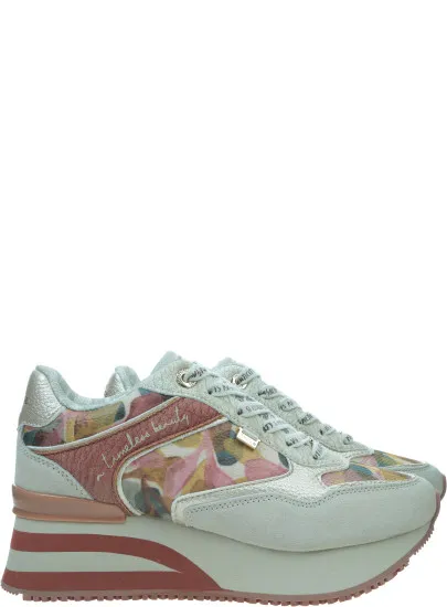 Sneakersy na Koturnie...