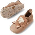 Skórzane Kapcie BOBUX Soft Sole Peeking Puppy Warm Taupe 2003-001-011-138 2