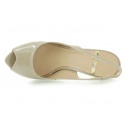 SZPILKI MARCIANO GUESS SATO SLING BACK PATENT BEIGE