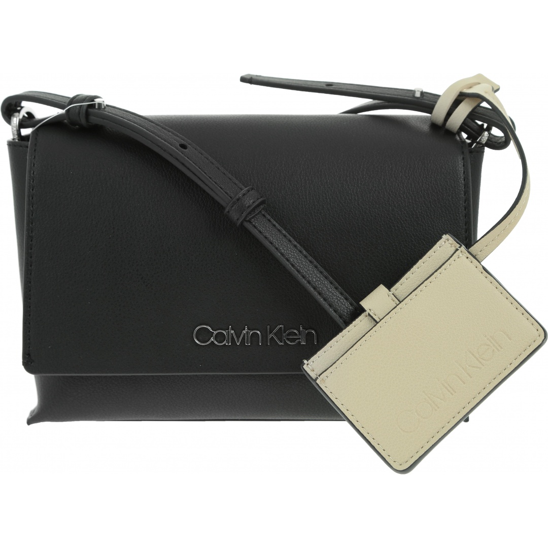 TOREBKA CALVIN KLEIN TACK MED FLAP CROSSBODY K60K604818 001 -