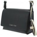 TOREBKA CALVIN KLEIN TACK MED FLAP CROSSBODY K60K604818 001 -
