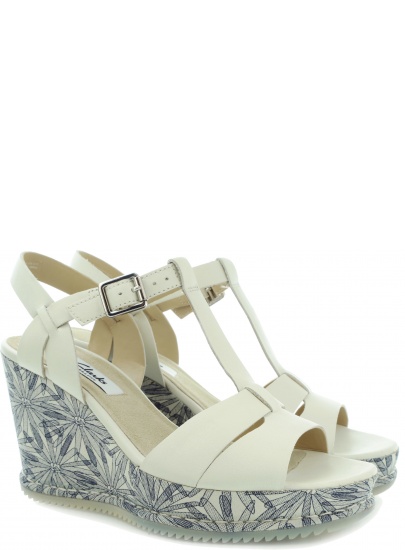 SANDAŁY CLARKS Adesha River White Leather CL26123227 - Sandały