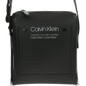 CZARNA LISTONOSZKA MĘSKA CALVIN KLEIN BOLT MINI REPORTER