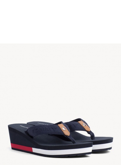 Japonki na koturnie Tommy Hilfiger Flag Wedge Beach Sandal FW0FW03863 020