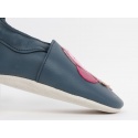 Granatowe Kapcie BOBUX 1000-017-01 NAVY BEE SOFT SOLE