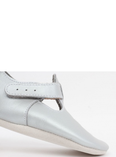 Skórzane Kapcie BOBUX SOFT SOLE SILVER DAISY 1005-000-09