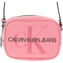 Różowa Torebka Listonoszka CALVIN KLEIN JEANS Sculpted Monogram Camera Bag