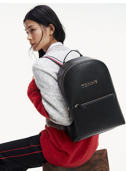 Czarny Plecak TOMMY HILFIGER Iconic Tommy Backpack Solid AW0AW07327 BDS