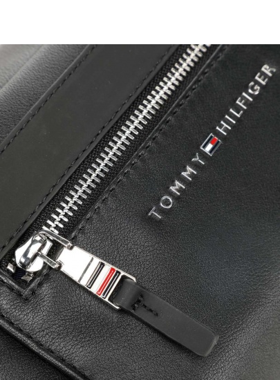 Kosmetyczka TOMMY HILFIGER Th Metro Washbag AM0AM05318 BDS