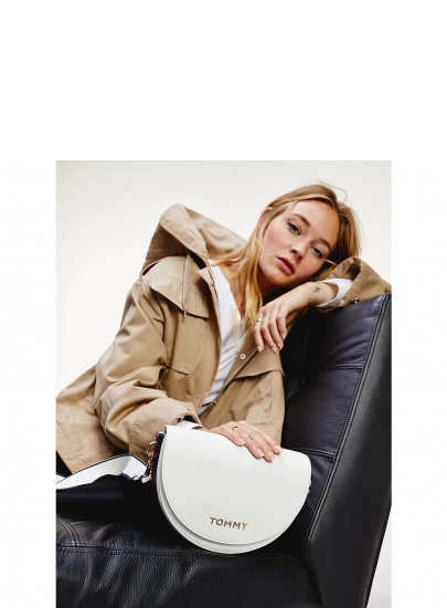 Listonoszka TOMMY HILFIGER Tommy Staple Saddle AW0AW08226 YAF