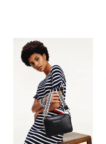 Torebka TOMMY HILFIGER Iconic Tommy Camera Bag AW0AW07950 BLK