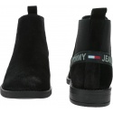 Czarne Botki TOMMY JEANS Essential Suede Chelsea Boot EN0EN01148 BDS