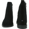 Czarne Botki TOMMY HILFIGER Essential Flat Boot FW0FW05193 BDS